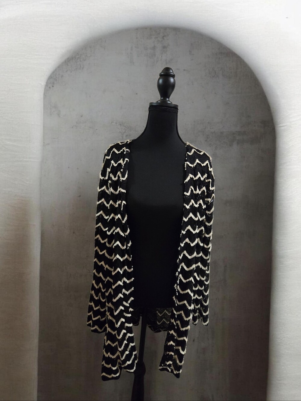 Chicos Easywear Womens Open Front Cardigan Black Lace Crochet Long Sleeve Sz 3 .